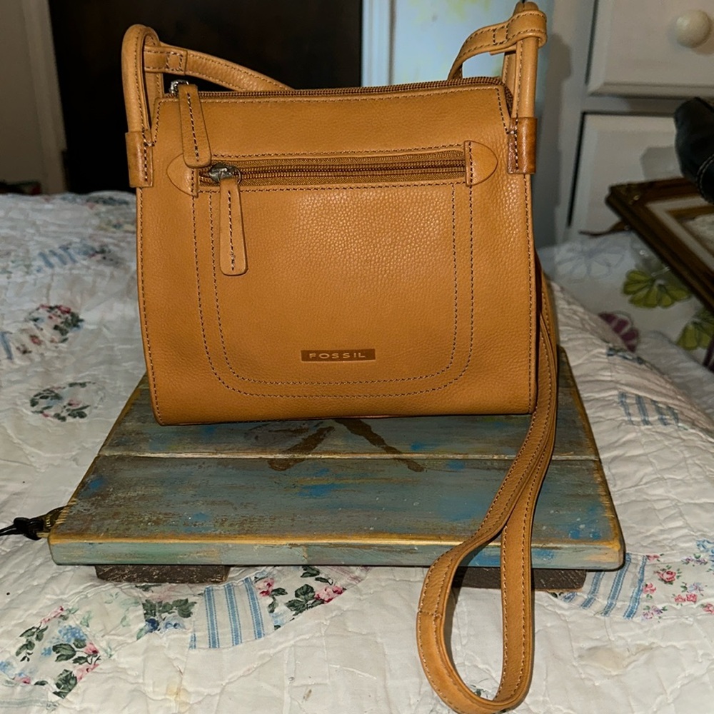 Fossil Cow Hide Camel Tailored Leather Brown Cros… - image 1